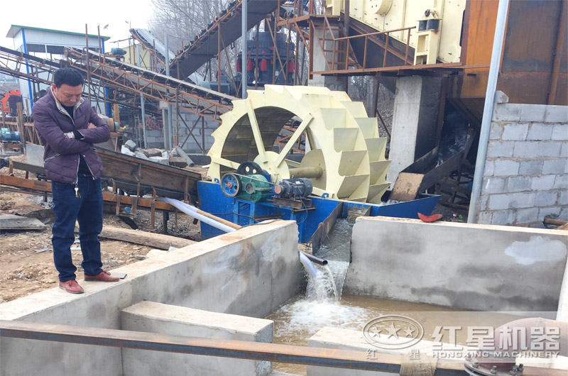 河卵石制砂生產(chǎn)線洗砂現(xiàn)場 河卵石制砂生產(chǎn)線洗砂現(xiàn)場