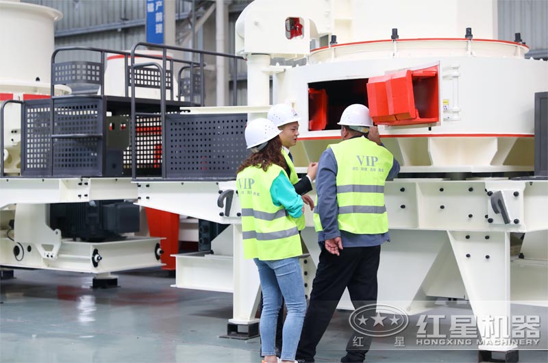 用戶來廠考察制砂機設備 用戶來廠考察制砂機設備