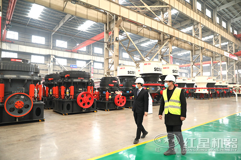 紅星機器尾礦制砂設備車間,客戶實地考察 紅星機器尾礦制砂設備車間,客戶實地考察